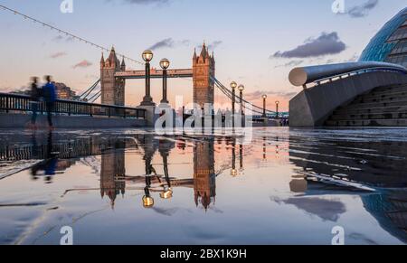 Tower Bridge, più Londra Riverside, Londra, Inghilterra, Gran Bretagna Foto Stock