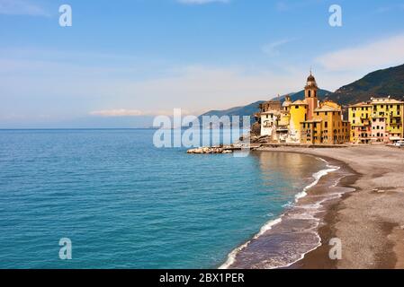 Panorama del borgo ligure Camogli Liguria Italia Foto Stock