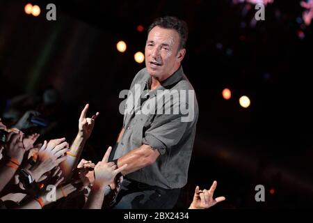 RIO DE JANEIRO, 21.09.2013: Bruce Springsteen & la e Street Band si esibisce nella fase principale del Rock a Rio V a Rio de Janeiro (Néstor J. Beremblum) Foto Stock