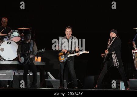 RIO DE JANEIRO, 21.09.2013: Bruce Springsteen & la e Street Band si esibisce nella fase principale del Rock a Rio V a Rio de Janeiro (Néstor J. Beremblum) Foto Stock