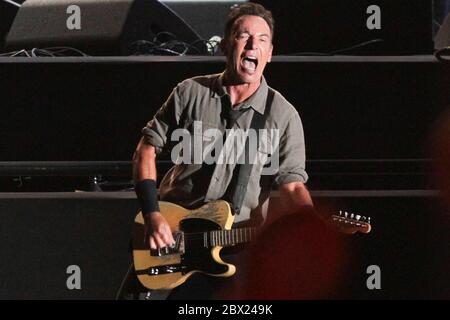 RIO DE JANEIRO, 21.09.2013: Bruce Springsteen & la e Street Band si esibisce nella fase principale del Rock a Rio V a Rio de Janeiro (Néstor J. Beremblum) Foto Stock