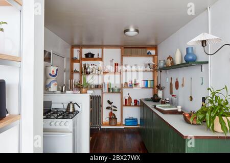 Cucina in un eclettico studio di casa-ufficio Foto Stock