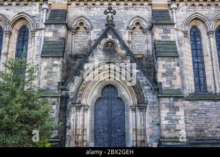 Vista laterale della Chiesa Cattedrale di Santa Maria la Vergine della Chiesa Episcopale Scozzese a Edimburgo, capitale della Scozia, parte del Regno Unito Foto Stock