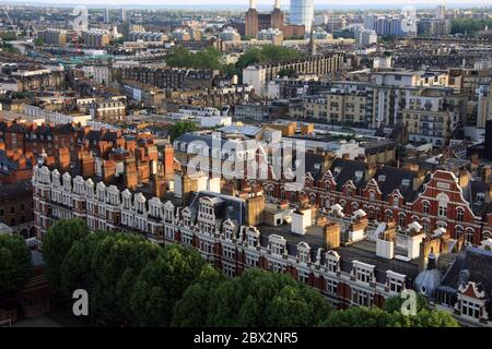 Vecchia Londra alloggio dall'aria Foto Stock