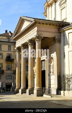 L'Italia, Piemonte, Torino, Piazza Castelo, Palazzo Reale (Palazzo Reale), residenza ufficiale dei duchi di Savoia e dei re fino al 1865 Foto Stock