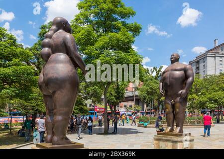 Colombia, Dipartimento di Antioquia, Medellin, Botero Place, sculture Eva et Adan di Fernando Botero Foto Stock