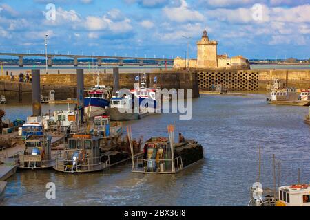 Francia, Charente-Maritime (17), le Fort Louvois et le pont de l'île d'Oléron, Bourcefranc-le-Chapus Foto Stock