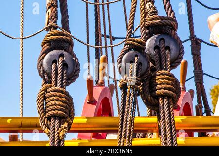 Francia, Charente-Maritime (17), l'Hermione à quai en son port d'attache de Rochefort Foto Stock