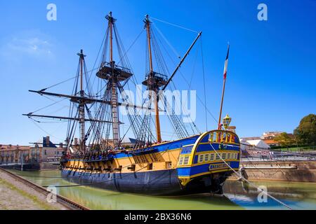 Francia, Charente-Maritime (17), l'Hermione à quai en son port d'attache de Rochefort Foto Stock