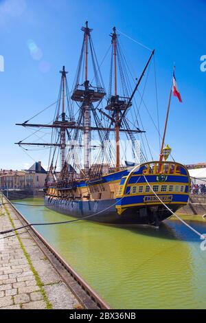 Francia, Charente-Maritime (17), l'Hermione à quai en son port d'attache de Rochefort Foto Stock