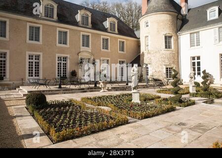 Francia, Indre e Loira, Valle della Loira dichiarata Patrimonio Mondiale dall'UNESCO, Saint-Etienne-de-Chigny, Château de Beauvais, il Domaine de Beauvois Chateau-hotel è stato rinnovato dal miliardario americano Zaya Young Foto Stock