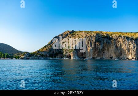 Italia, Campania, Capo Palinuro - 11 agosto 2019 - la bella scogliera al tramonto Foto Stock