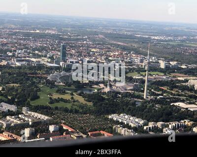 Sorvolo di Monaco in aereo ad elica Foto Stock