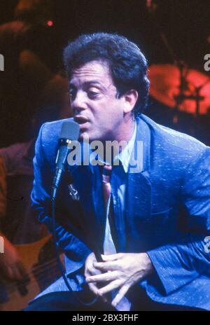 Billy Joel in esecuzione al Wembley Arena 8 Giugno 1984 Foto Stock