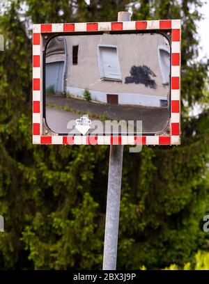 Città abbandonata di Borschemich, Germania. Il deposito di lignite sotto i villaggi nella regione del basso Reno induce i residenti a lasciare la loro proprietà e centro di vita Foto Stock