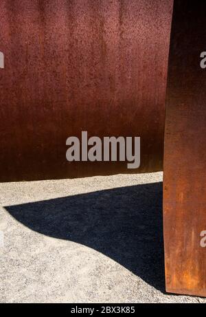 Dettaglio di una scultura chiamata Wake da Richard Serra, 2004 nel Seattle Sculpture Park, Seattle, Washington, USA. Foto Stock