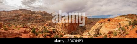 Giorno del bellissimo Cassidy Arch del Capitol Reef National Park nello Utah Foto Stock