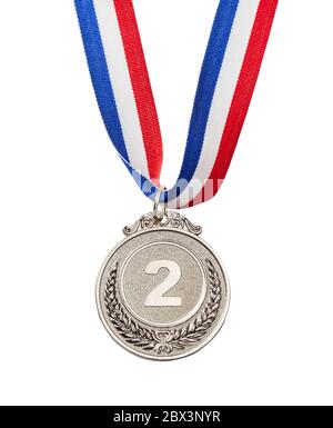 Medaglia d'argento per il secondo posto. Silver Award con il numero due. Isolato su sfondo bianco. Foto Stock