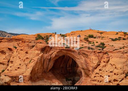 Giorno del bellissimo Cassidy Arch del Capitol Reef National Park nello Utah Foto Stock