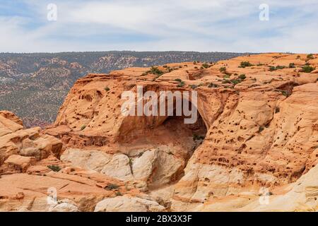 Giorno del bellissimo Cassidy Arch del Capitol Reef National Park nello Utah Foto Stock