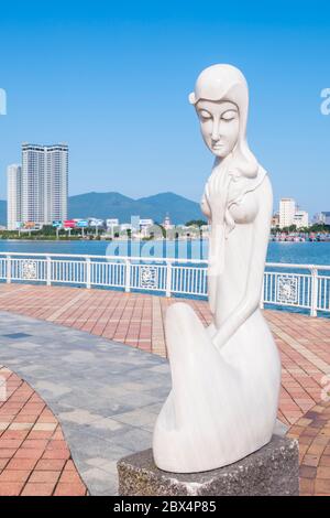 Scultura, Cong vien Dieu khac Song Han, passeggiata lungo il fiume, Danang centrale, Vietnam Foto Stock