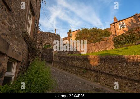 Il cancello di postern del Bar in Cornforth Hill, una corsia pedonale stretta in Richmond, il Nord Yorkshire, Inghilterra, Regno Unito Foto Stock