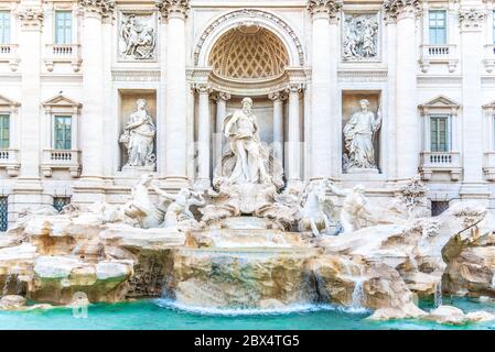 Fontana di Trevi, in italiano: Fontana di Trevi a Roma Foto Stock