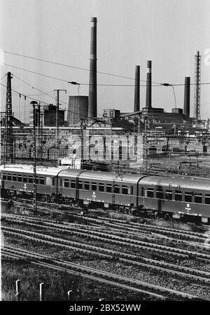 Sassonia-Anhalt / GDR Land / 26.9.1990 Bitterfeld, zona ferroviaria e lignite si combinano. Tutto viene demolito // GDR / industria / unificazione [traduzione automatizzata] Foto Stock