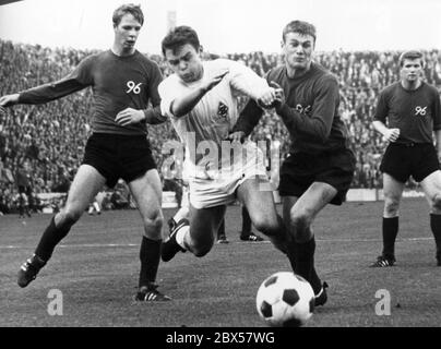 Scena di gioco dalla partita Moenchengladbach contro Hannover 96, Bundesliga, stagione 1967/1968, Borussia Moenchengladbach contro Hannover 96: 5- 1. Foto Stock