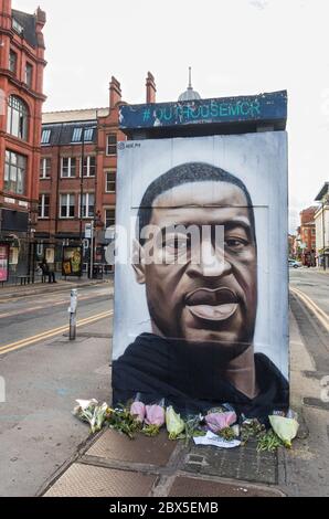 Black Lives Matter - Tributo dipinto murale dal Street artist Akse di George Floyd nel quartiere settentrionale di Manchester, Inghilterra Foto Stock