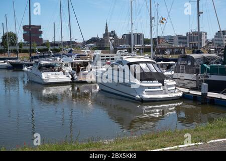 Anversa, Belgio, 31 maggio 2020, yacht di lusso nel porto di Anversa Foto Stock