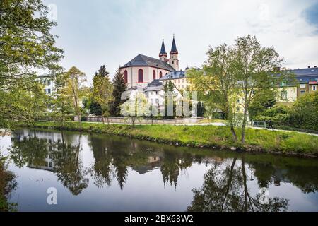 HOF, GERMANIA - CIRCA MAGGIO 2020: Il paesaggio urbano di Hof, Baviera, Germania Foto Stock