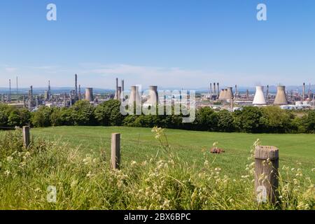 Raffineria di Grangemouth di proprietà di Ineos sul Firth of Forth, Scozia Foto Stock