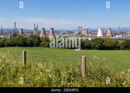 Raffineria di Grangemouth di proprietà di Ineos sul Firth of Forth, Scozia Foto Stock