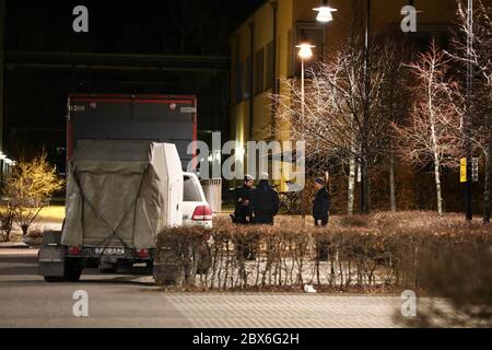 Linkoping, Svezia 20200323 sospettato oggetto pericoloso all'interno del Centro Nazionale Forense (NFC) si è dimostrato innocuo. Polizia, servizi di soccorso e ambulanza sul posto. Foto Gippe Gustafsson Foto Stock