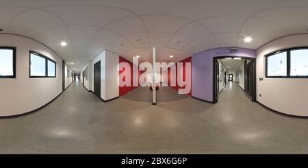 Visualizzazione panoramica a 360 gradi di Foto panoramica a 360 gradi della Whitcliffe Mount Primary School che mostra l'ingresso ai bagni moderni per ragazzi e ragazze nel corridoio di