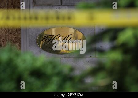 Washington, Stati Uniti. 05 giugno 2020. A bordo, l'Hay Adams Hotel è visto a Washington, DC, il 5 giugno. (Foto di Oliver Contreras/SIPA USA) Credit: Sipa USA/Alamy Live News Foto Stock