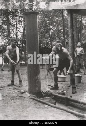 HJ campo estivo Heinrich Hoffmann Fotografie 1933 fotografo ufficiale di Adolf Hitler, e un politico e editore nazista, che era un membro del circolo intimo di Hitler. Foto Stock
