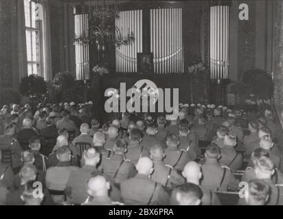 Nella Scuola Reichsführer del Servizio del lavoro Reich (RAD) a Bernau, vicino a Berlino, Heinrich Hoffmann fotografa 1933 il fotografo ufficiale di Adolf Hitler, e un politico e editore nazista, che era un membro del circolo intimo di Hitler. Foto Stock