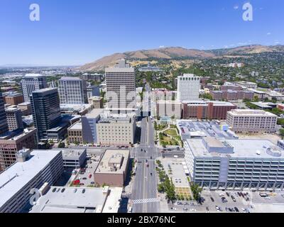 Vista aerea del Campidoglio dello Utah e dei grattacieli del centro di Salt Lake City, Utah, USA. Foto Stock