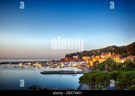 Santa Margherita Ligure sulla Riviera Italiana. Vista del tramonto. Foto Stock