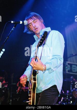 05 giugno 2020 - Paul Weller, l'icona rock britannica, ha annunciato un nuovo album dal titolo "on Sunset" per giugno 2020. File Photo: Paul Weller suona sul palco nel 1992 presso la Concert Hall di Toronto, Ontario, Canada. (Immagine di credito: © Brent Perniac/AdMedia tramite CAVO ZUMA) Foto Stock