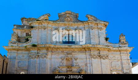 Ostuni facciata la Chiesa di San Vito Martire, Puglia Foto Stock