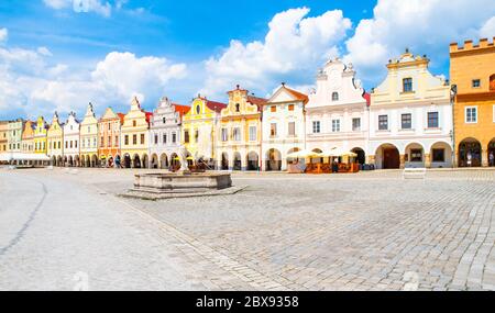 Pittoresche case rinascimentali in Piazza Zacharias di Hradec a Telc, Repubblica Ceca, Patrimonio dell'Umanità dell'UNESCO. Foto Stock