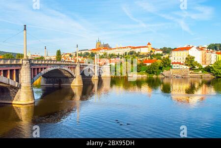 Castello di Praga. Vista dal Ponte Manes a Praga, Repubblica Ceca. Foto Stock