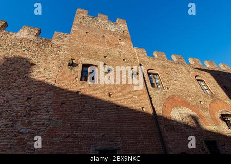 Palazzo Stiozzi Ridolfi. Palazzo medievale nell'antica città di Certaldo Alto. Città dove visse il poeta Giovanni Boccaccio. Firenze, Toscana, Italia Foto Stock