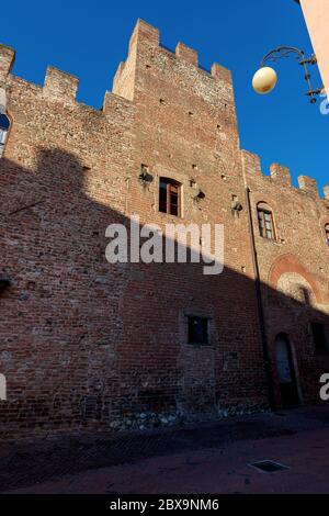 Palazzo Stiozzi Ridolfi. Palazzo medievale nell'antica città di Certaldo Alto. Città dove visse il poeta Giovanni Boccaccio. Firenze, Toscana, Italia Foto Stock