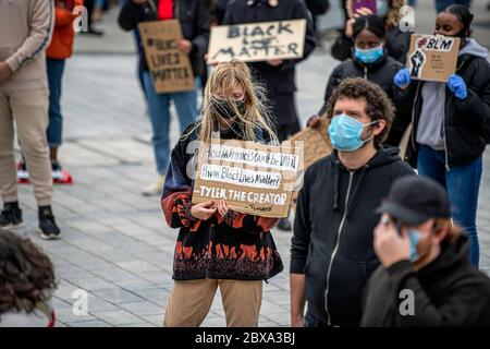 Swindon Black Lives Matter protesta, protesta pacifica contro il Reggente circa il 2020 giugno Foto Stock