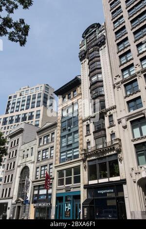 Architettura su Fifth Avenue nel Quartiere Flatiron, NYC, STATI UNITI D'AMERICA Foto Stock