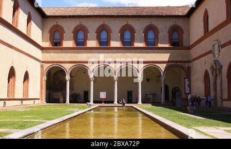 MILANO - 26 maggio 2013: Museo Egizio di Castello Sforzesco. Castello Sfortzesco a Milano Foto Stock
